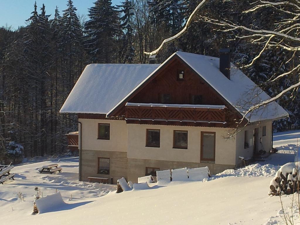 Готель Na Planyrce Пасеки-над-Їзероу Екстер'єр фото